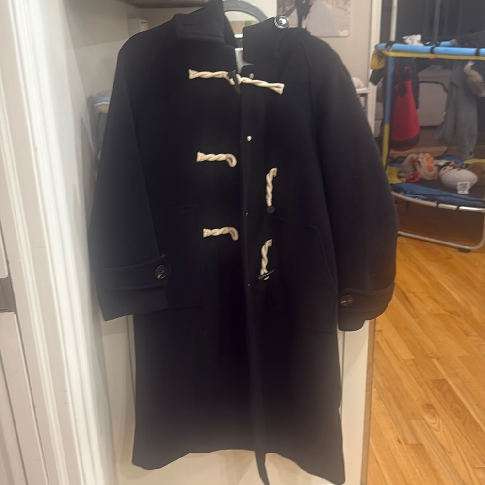 Horn-button long coat